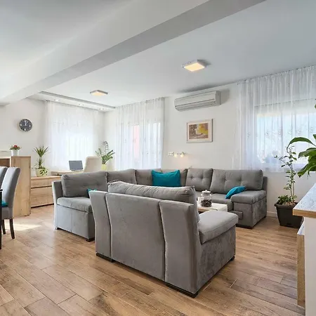 Vacation Bokan * Pula