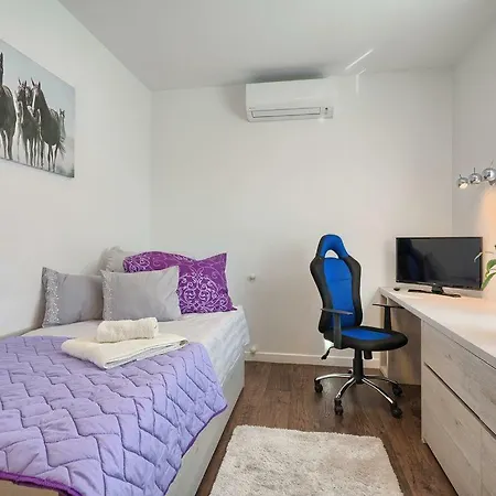 Vacation Bokan * Pula