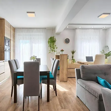 Vacation Bokan Ferienhaus